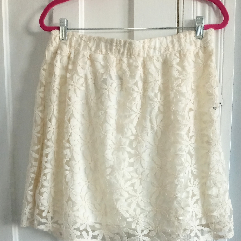 Lace Skirt Short Large
